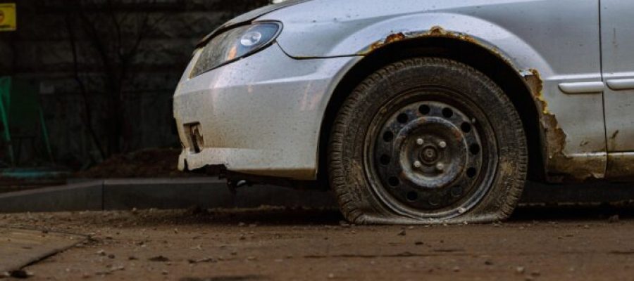 o que ter no carro para emergências